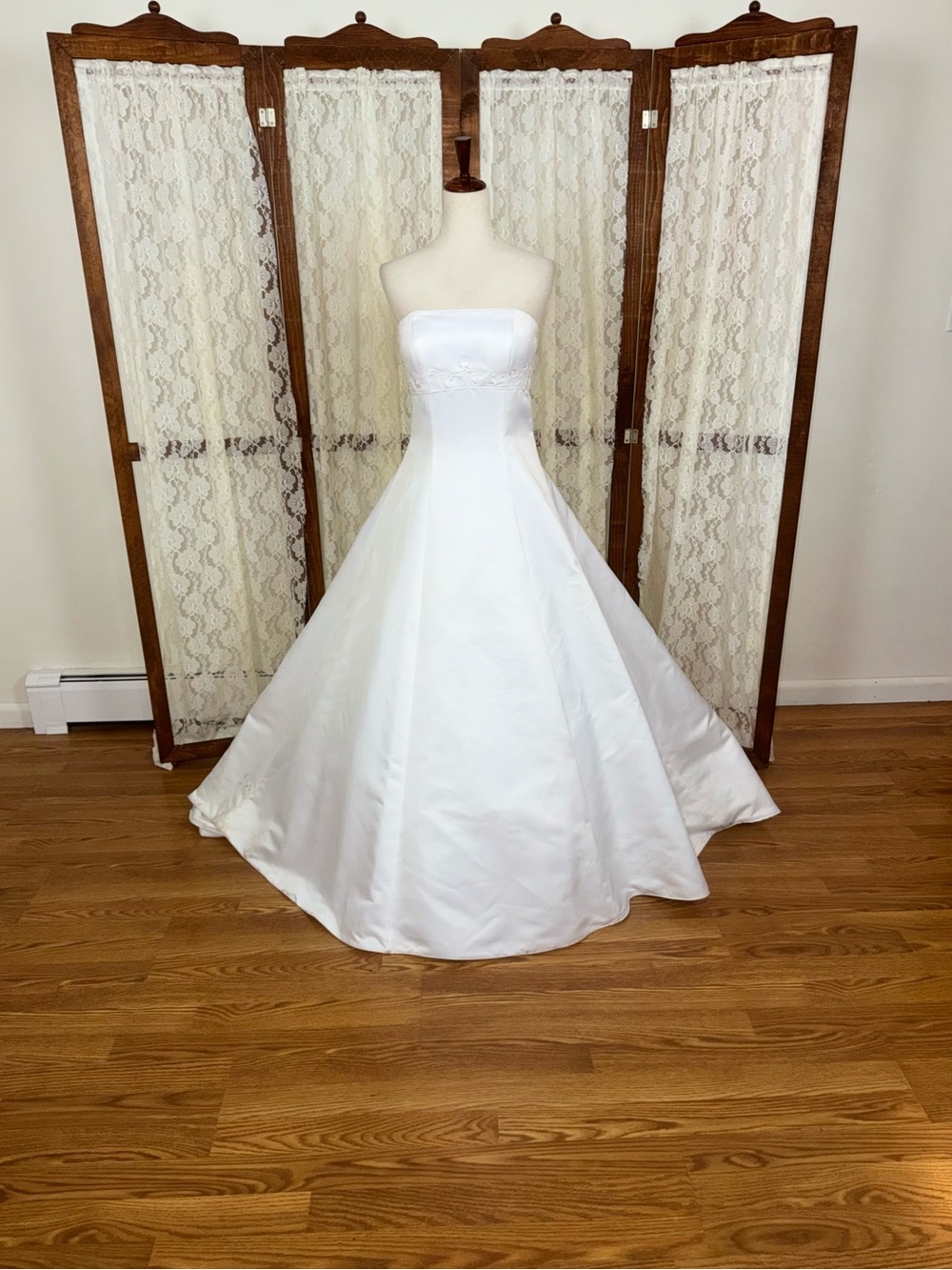 Beautiful Vintage 90s Gloria Vanderbilt Empire Waist Wedding Gown